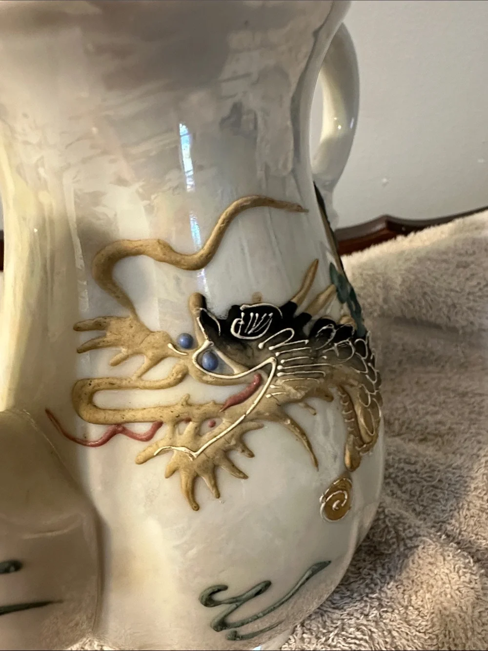 Vintage Dragonware Teapot and Cup Teapot and Cup Set - White and Gold